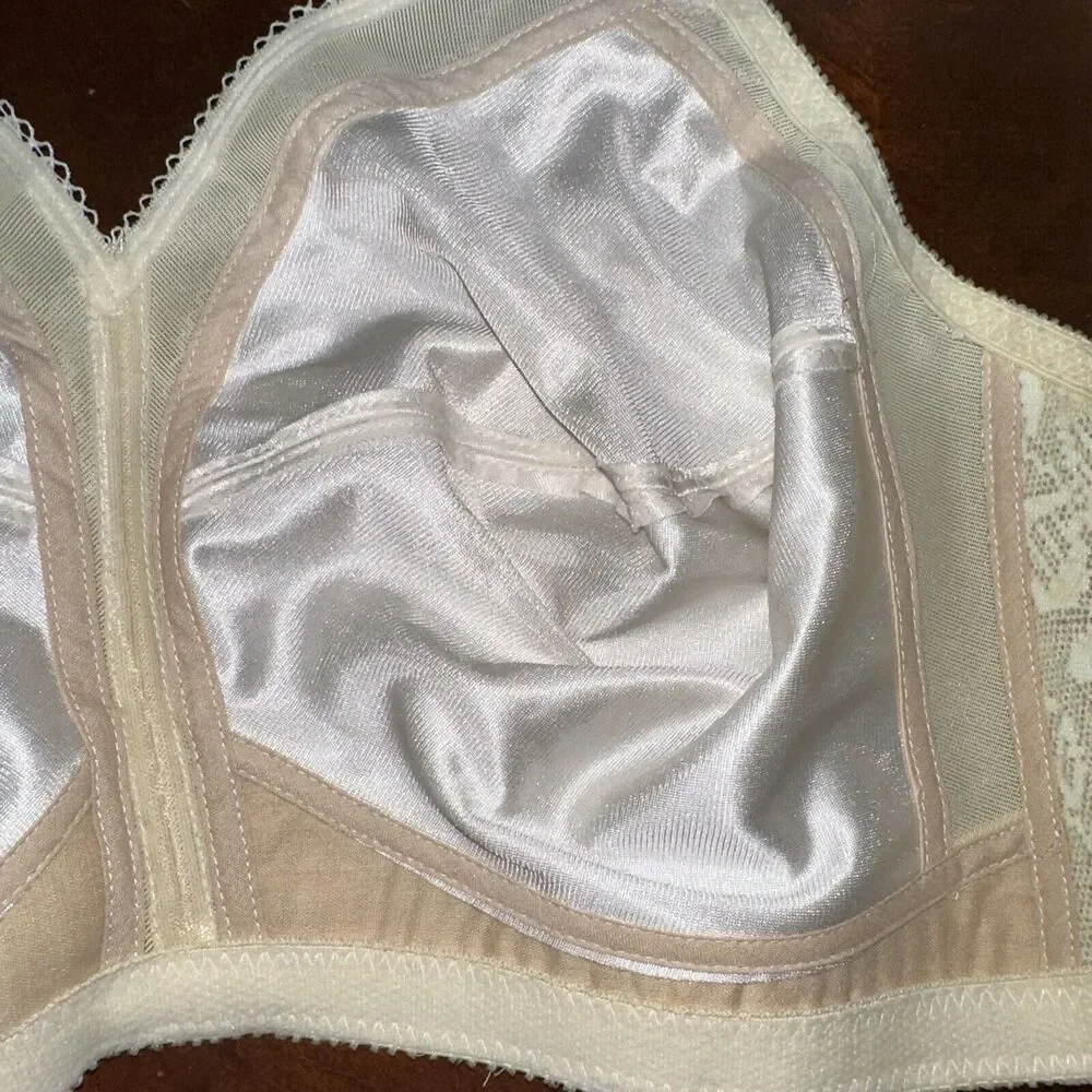 Playtex Vintage 18 Hour Comfort Strap Original Soft Cup Bra #4693 38DD